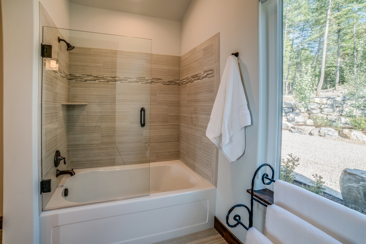 Shower & Tub Installation in Gladeview